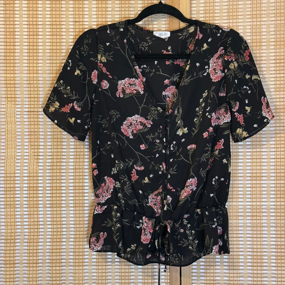 Sienna Sky Black Floral Peplum Blouse V-Neck Button Front Short Sleeve Small